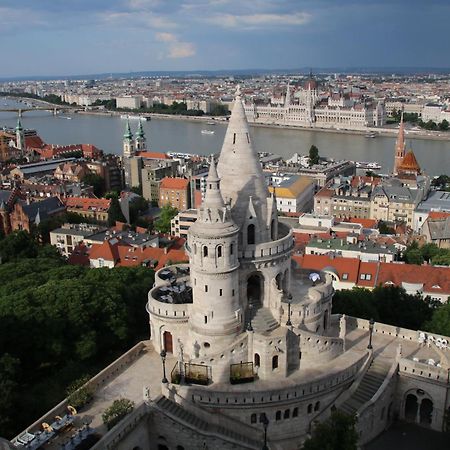 Budavar Bed And Breakfast Budapeste Exterior foto