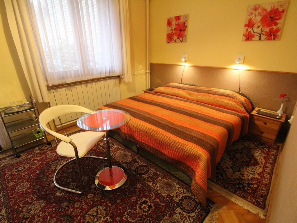 Budavar Bed And Breakfast Budapeste Exterior foto